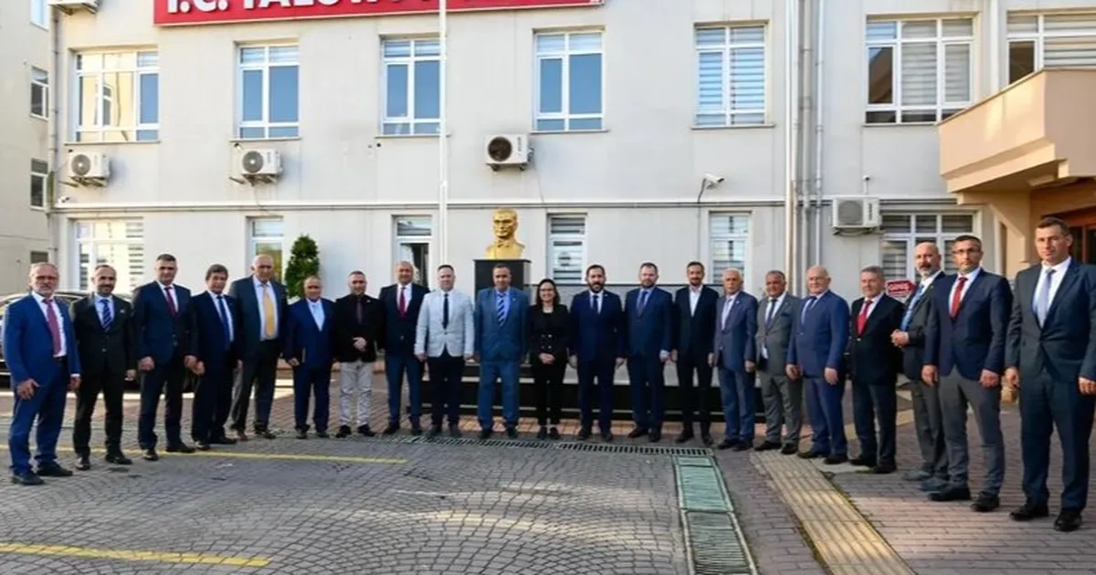 Yalova İl Genel Meclis Üyeleri Vali Kaya yı ziyaret etti Yalova Haberleri