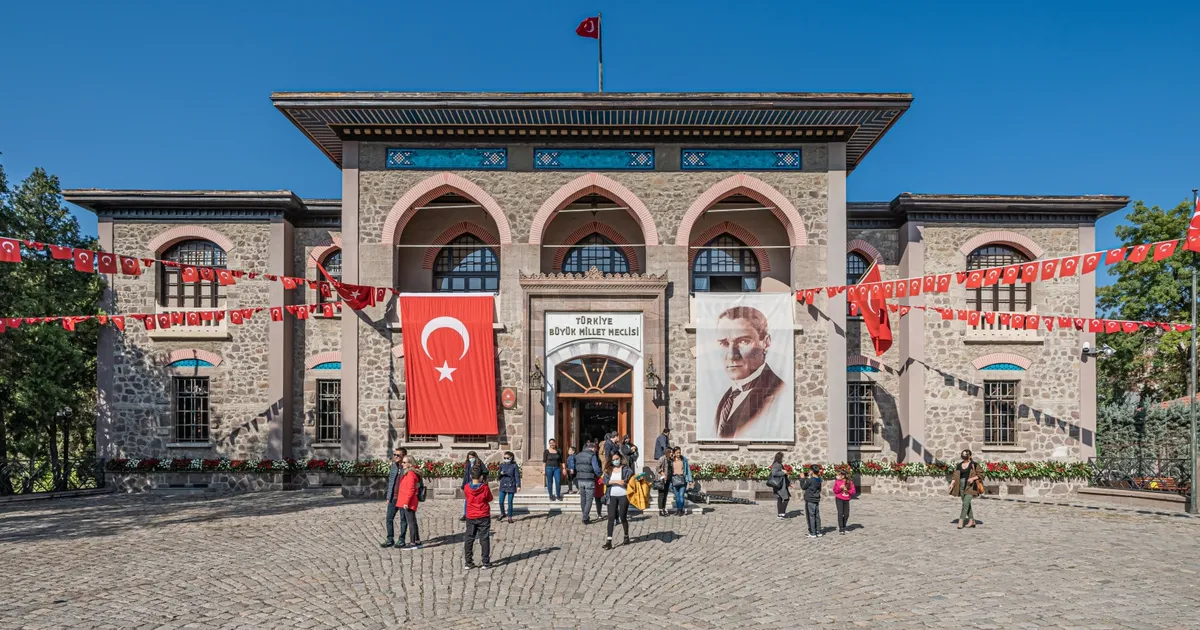 Cumhuriyet M Zesi Nerede Nas L Gidilir Cumhuriyet M Zesi Zellikleri