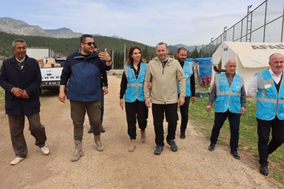 TUTUK DEPREMZEDELERE ERZAK PAKETİ DAĞITTI