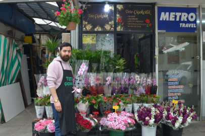 ANNELER GÜNÜ YAKLAŞIYOR: YALOVA’DA EN UCUZ ORKİDE 120 TL