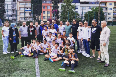 Çiftlikköy Belediyespor U-12 Ligi Şampiyonu