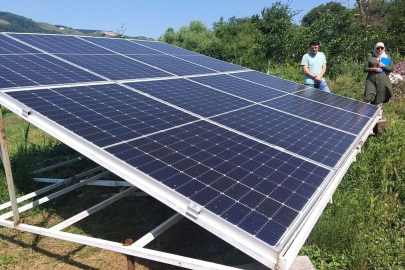 Suat Parıldar güneş enerjili sulama sistemini inceledi