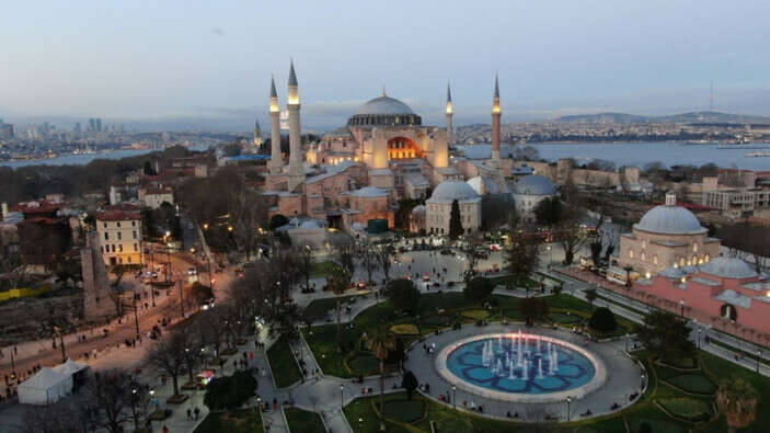 Sultanahmet Meydanı Yalova Hayat