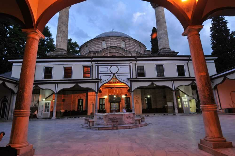 Emir Sultan Türbesi Camii Yalova Hayat 3