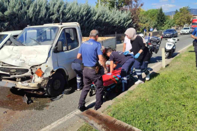 Yalova-Bursa Karayolu'nda kamyonet tıra çarptı