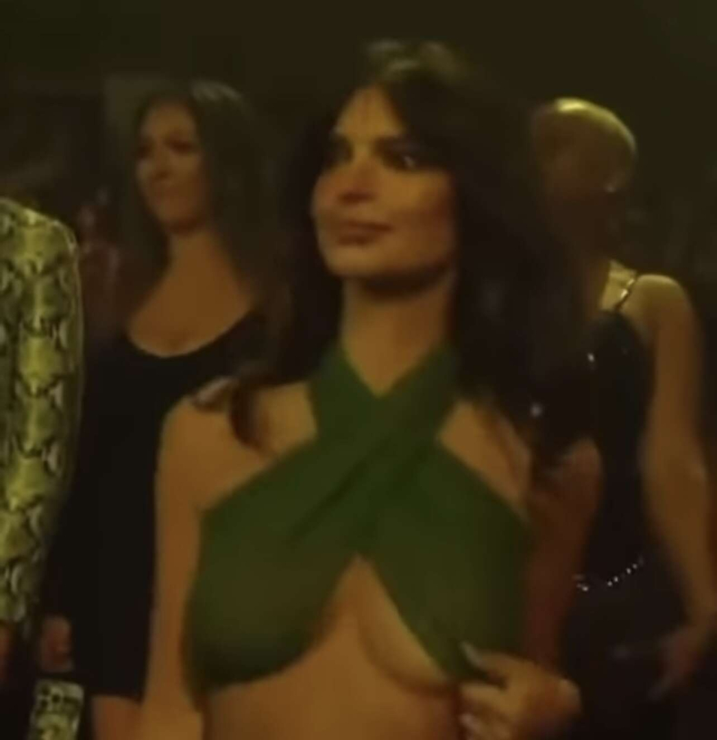 Emily Ratajkowski frikik 4