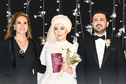 Yalova'da güzel bir aşk hikayasi! “Adım Adım Yalova” sayesinde  gerçekleşen güzel bir aşk hikayesi...  Yalova Belediye Başkanı Mustafa Tutuk'un eşi nikah şahidi oldu