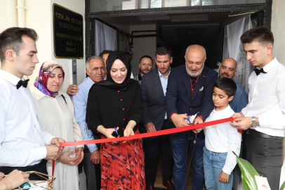 Yalova’nın tek dermatoloji kliniği olacak olan Uzm. Dr. Zeynep Yazıcı Ünğan Dermatoloji Kliniği Yalovalıların hizmetine açıldı