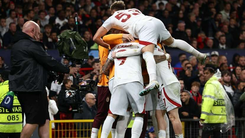 galatasaray manchester united'i 3-2 yendi