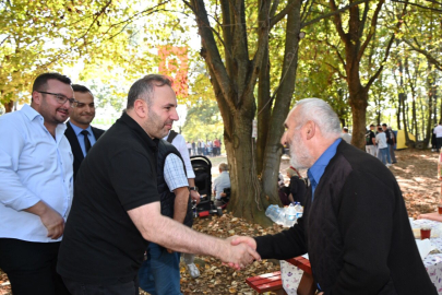 Yalova Belediye Başkanı Mustafa Tutuk, hemşehri derneklerinin yanında