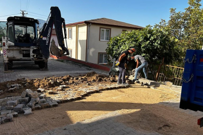 Yalova Kadıköy’de Kilit Parke Yol Onarım Çalışmaları Devam Ediyor