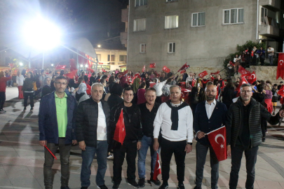 Termal’de Cumhuriyet Bayramı fener alayıyla kutlandı