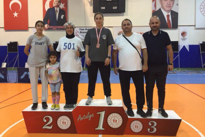 Dart sporcumuzdan Yalova’ya bronz madalya