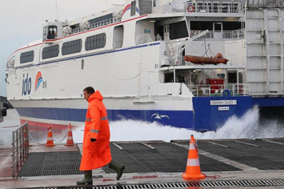 Yalova’da fırtına deniz ulaşımını felç etti