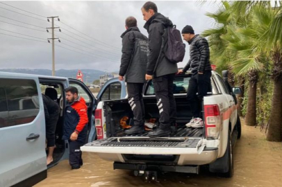 Yalova Afad Ekibi mahsur kalan 10 vatandaşı tahliye etti