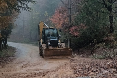 Yalova’da fırtına ve yağışın vurduğu köy yolları yenileniyor