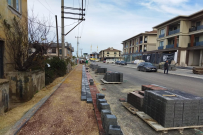 Yalova Kadıköy Belediyesi Kaldırım İmalat Çalışmalarını Sürdürüyor