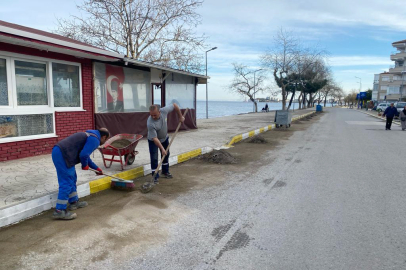 Yalova Çınarcık’ta Barbaros Caddesi’nde temizlik çalışması büyük bir hızla sürdürülüyor