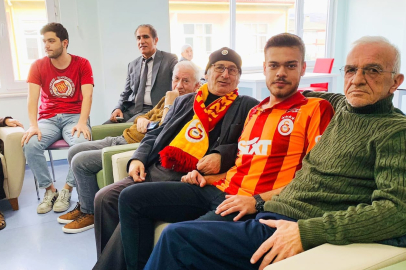 Yalova’daki Üniversiteli gençlerden huzurevi sakinlerine ziyaret