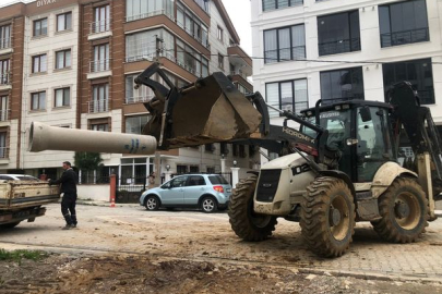 Çınarcık Belediyesi ekipleri 689. Sokak’ta yağmur hattı çalışması gerçekleştiriliyor