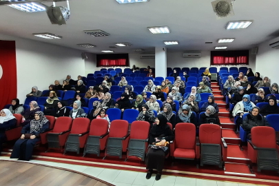 Çiftlikköy’de sağlıklı kimlik gelişimi semineri