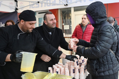 Yalova Belediyesi’nden sınav haftasında çorba ikramı