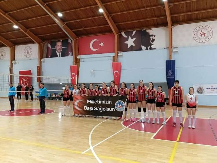 Yalova Çiftlikköy Kadınlar Voleybol 2. ligi Play-Off'u garantiledi