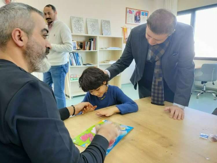 Akmeşe Özel eğitim öğrencilerinin atölyesini ziyaret eti