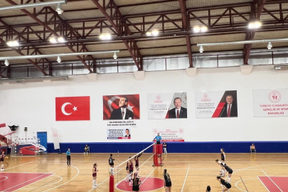 Semt 77 Yalovaspor Voleybol deplasmanda takıldı