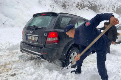 Yalova’da yaylada mahsur kalan 5 kişilik aile 19 saat sonra kurtarıldı