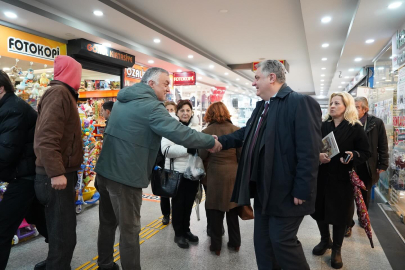 CHP Yalova Belediye Başkan Adayı Mehmet Gürel Karizma AVM'de vatandaş ile buluştu