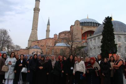 Yalova Belediyesi’nin düzenlediği Tarihi camilere geziler devam ediyor