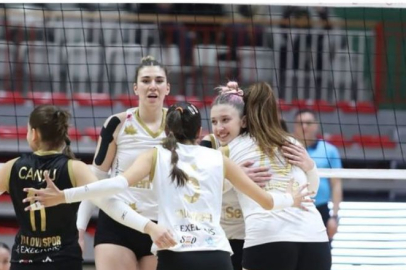 Semt77 Yalovaspor Kadın Voleybol Takımı Play-Off’lara çeyrek finalde veda etti