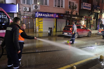 Yalova’da gece gündüz temizlik çalışmaları devam ediyor