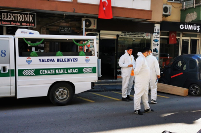 Yalova'da çöp evde emekli öğretmenin cansız bedeni bulundu