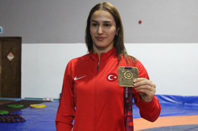 Dünya ve Avrupa Şampiyonu milli güreşçi Buse Tosun Çavuşoğlu:  “Olimpiyat şampiyonluğunu alıp, yeni bir tarih yazmak istiyoruz”