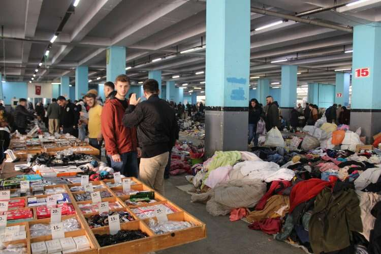 Yalovalılar soluğu bit pazarında buldu! Bit Pazarı bu hafta hınca hınç doldu taştı 1