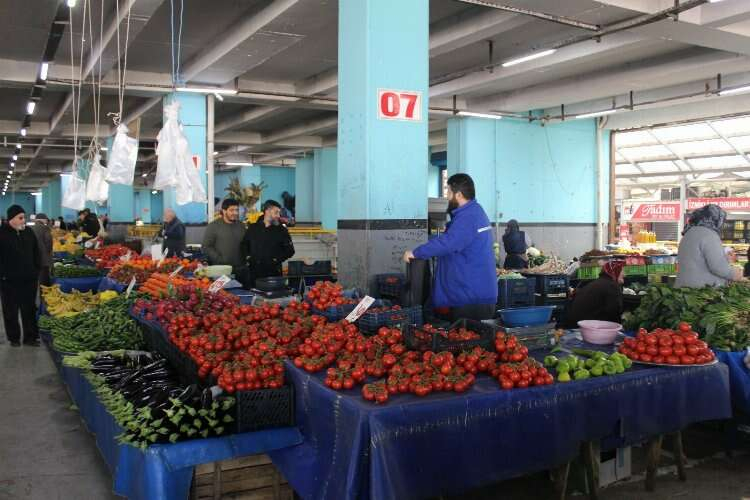 Fiyatlar Düşüyor, Pazar canlanıyor! Yalova Meyve Sebze Pazarı müşterilerini şaşırtıyor 3