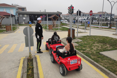 Yalova Emniyeti’nden çocuklara trafik eğitimi