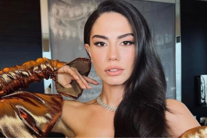 Demet Özdemir’den çok konuşulacak bikini, kazak kombini!