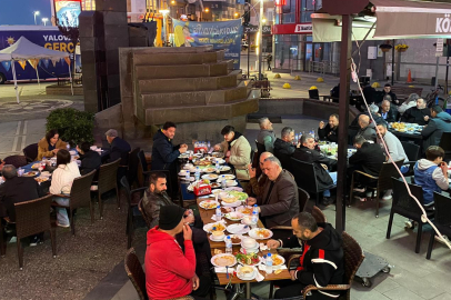 İYİ Parti Belediye Meclis Üyesi Adayı Adnan Kaşıkçı gençlerle iftarda buluştu