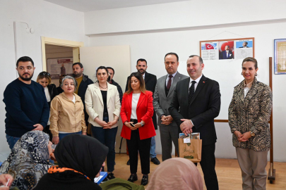 Yalova Belediyesi YASMEK Okuma Yazma Kursu mezunlarını verdi