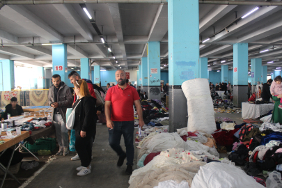 Yalova'nın canlı ticaret atmosferi! Halk Yalova Bit Pazarına akın etti