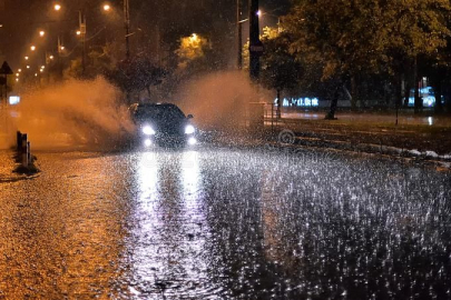 Meteoroloji uyardı: Sağanak yağışlı sistem geri geliyor! Yalova yeniden soğuyacak