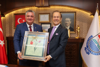 Ali Müfit Gürtuna’dan Başkan Gürel’e kutlama ziyareti