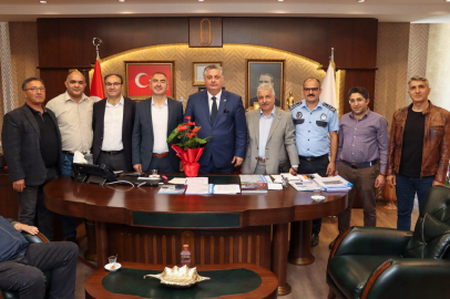Halk gününde Yalova Belediye Başkanı Mehmet Gürel'e yoğun ilgi