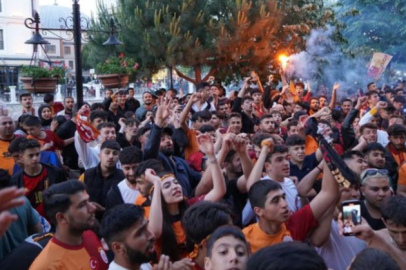 Yalova Galatasaray'ın şampiyonluğu sonrası sarı kırmızıya büründü