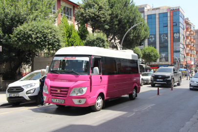 Bozulan yollar minibüsçüler için kâbusa döndü: Sanayiden çıkamaz olduk