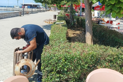 Armutlu’da park ve bahçelerde peyzaj çalışması yapıldı