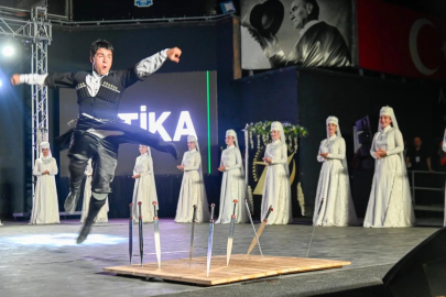 Kafkas Festivali beyaz güvercinlerle sona erdi